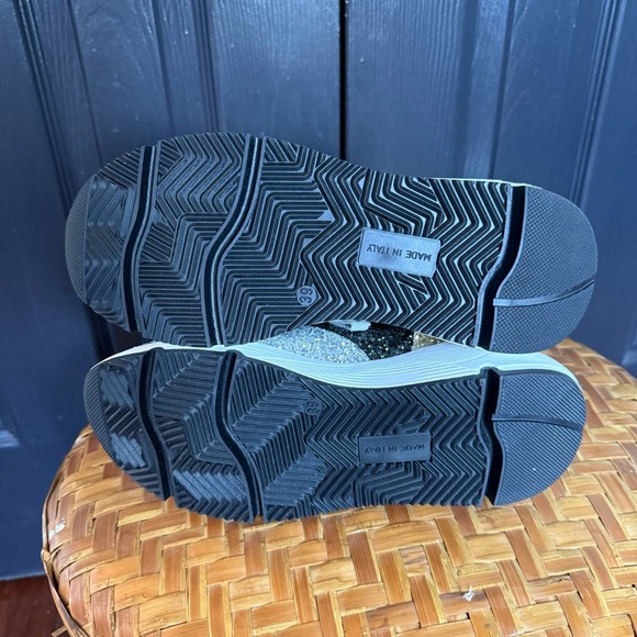 NWOT Cynthia Richard Lightning Strike Sneaker Women's 8 size 39 $245 sold out - Picture 14 of 14